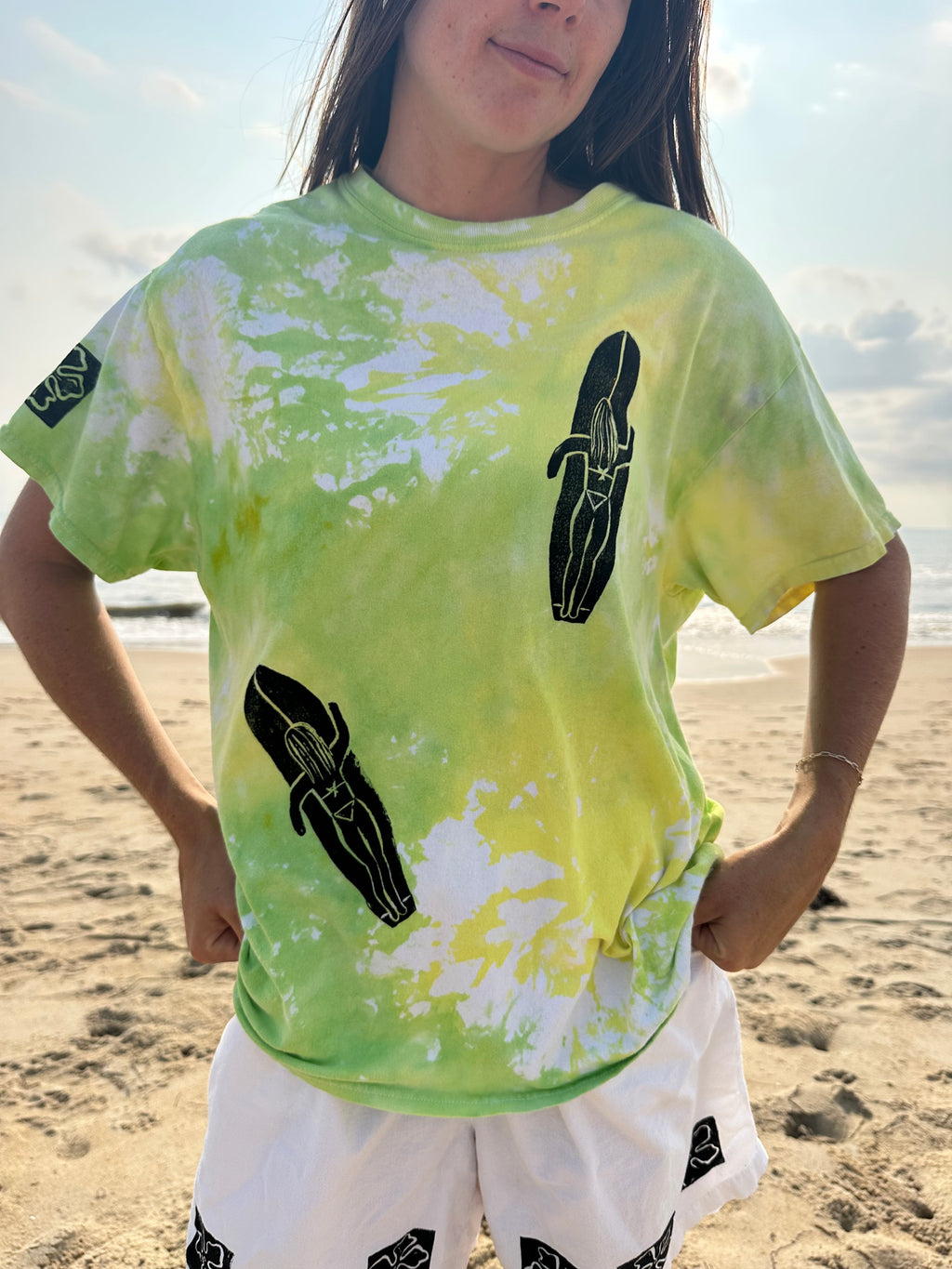 Trippy Surfer Girlll Tee